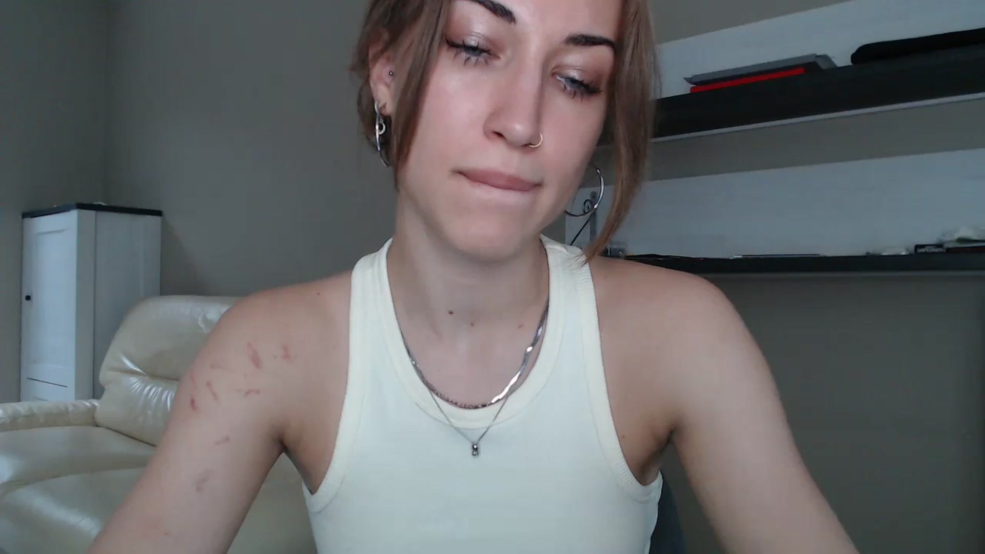 Gallery image thumbnail from GalaxyAnisia's myfreecams stream on, 08/25/2024, 14:32 image 8 of 20