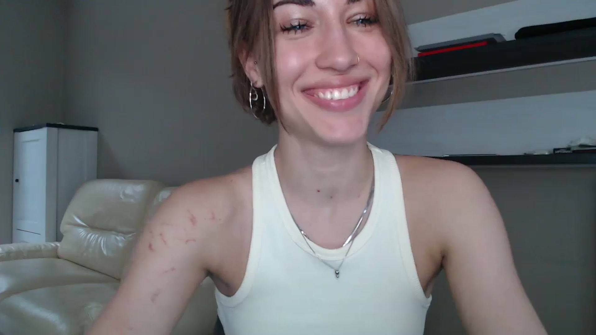 Gallery image thumbnail from GalaxyAnisia's myfreecams stream on, 08/25/2024, 14:32 image 12 of 20