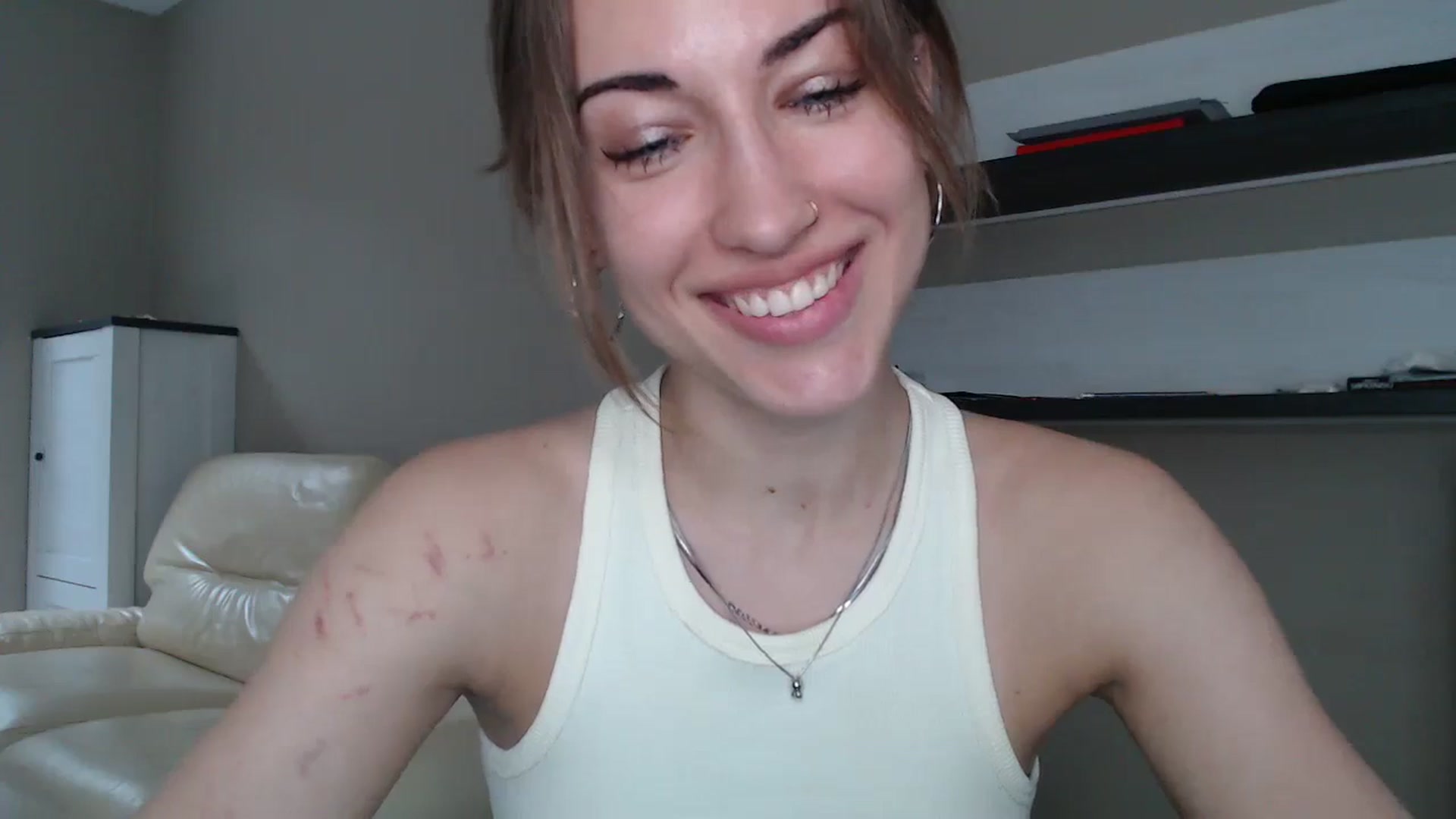 Gallery image thumbnail from GalaxyAnisia's myfreecams stream on, 08/25/2024, 14:32 image 19 of 20
