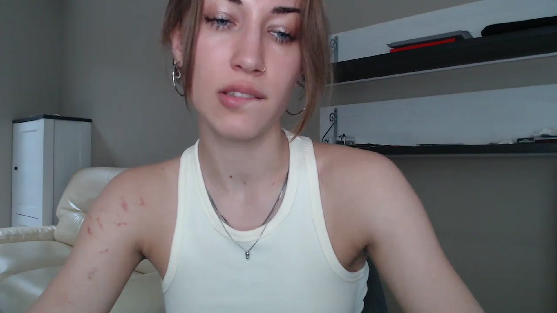 Gallery image thumbnail from GalaxyAnisia's myfreecams stream on, 08/25/2024, 14:32 image 5 of 20