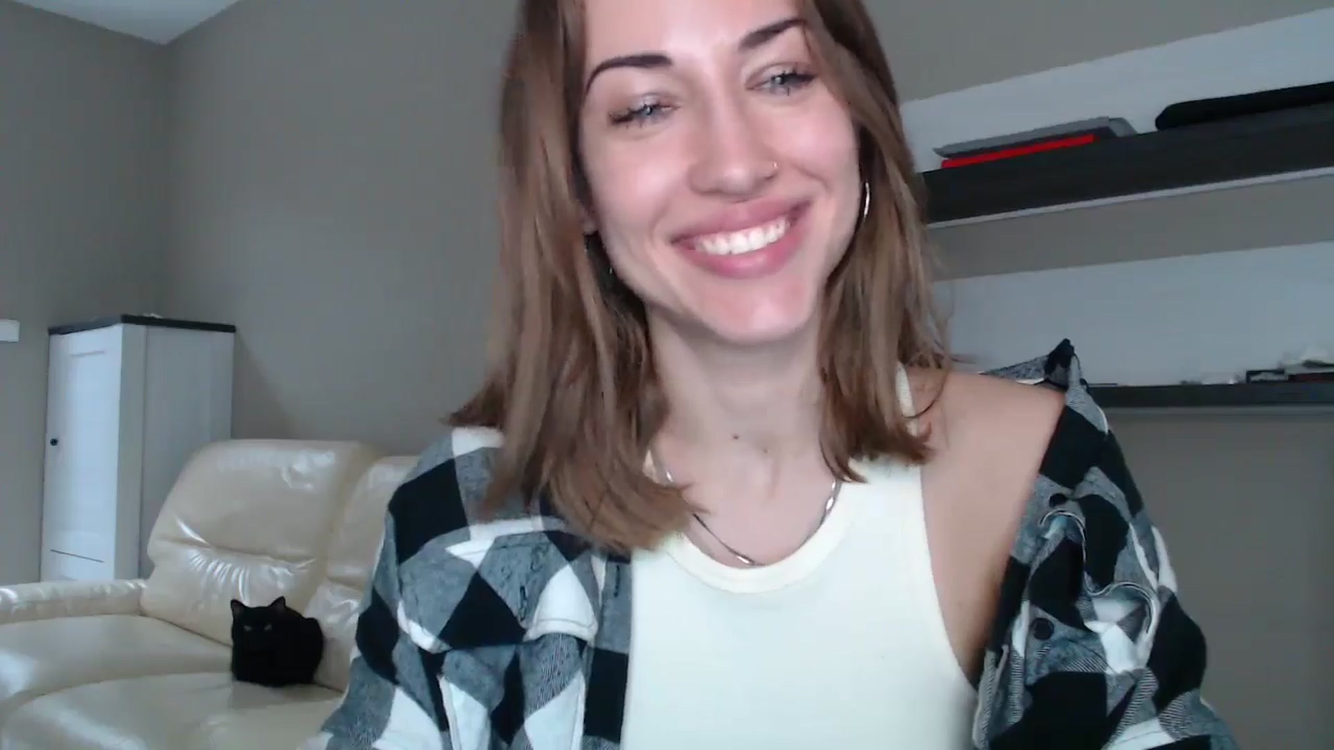 Gallery image thumbnail from GalaxyAnisia's myfreecams stream on, 08/25/2024, 15:23 image 3 of 20
