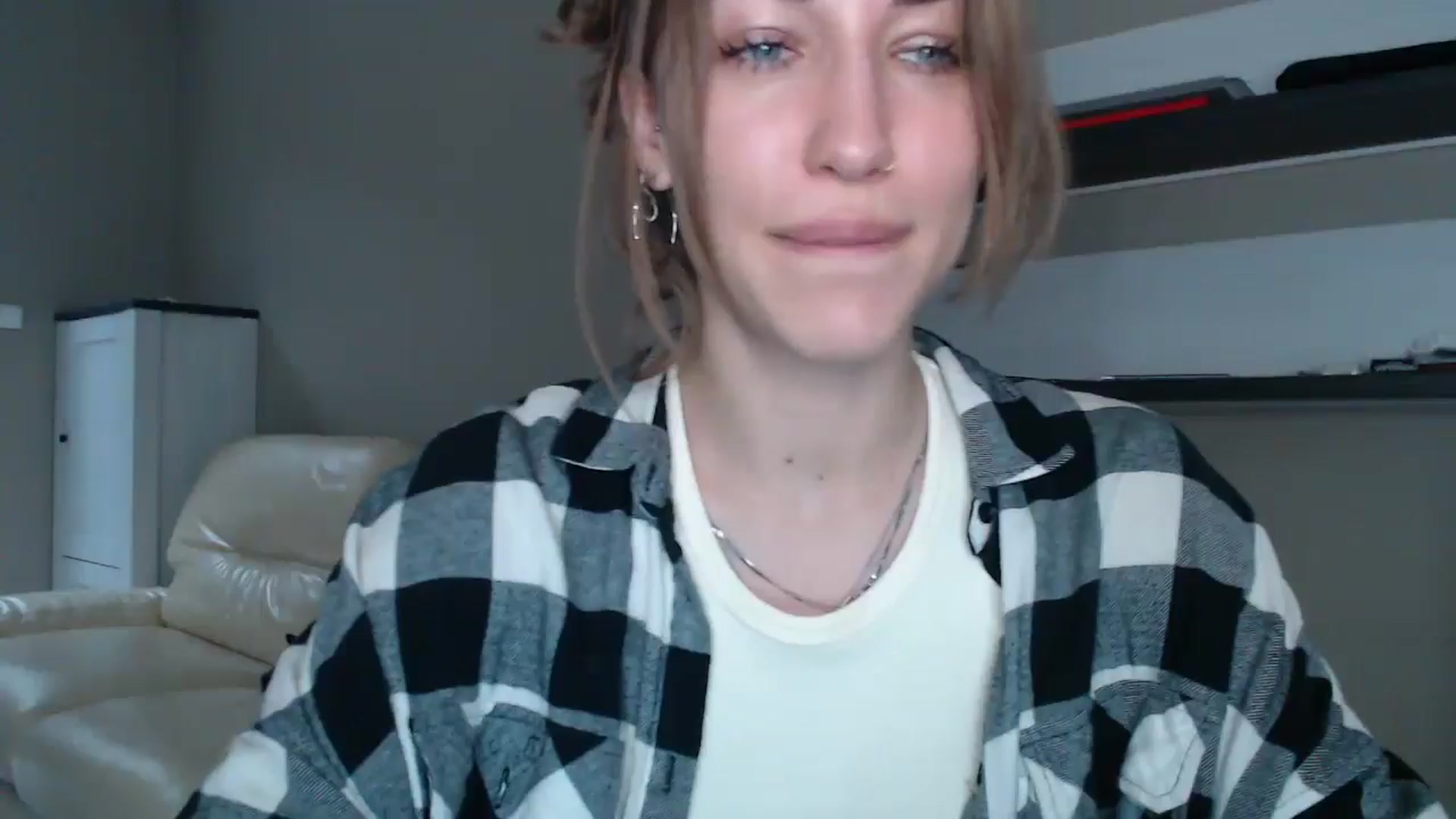 Gallery image thumbnail from GalaxyAnisia's myfreecams stream on, 08/25/2024, 15:51 image 1 of 20