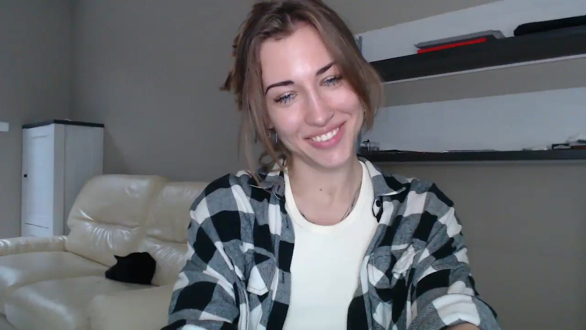 Gallery image thumbnail from GalaxyAnisia's myfreecams stream on, 08/25/2024, 15:51 image 2 of 20