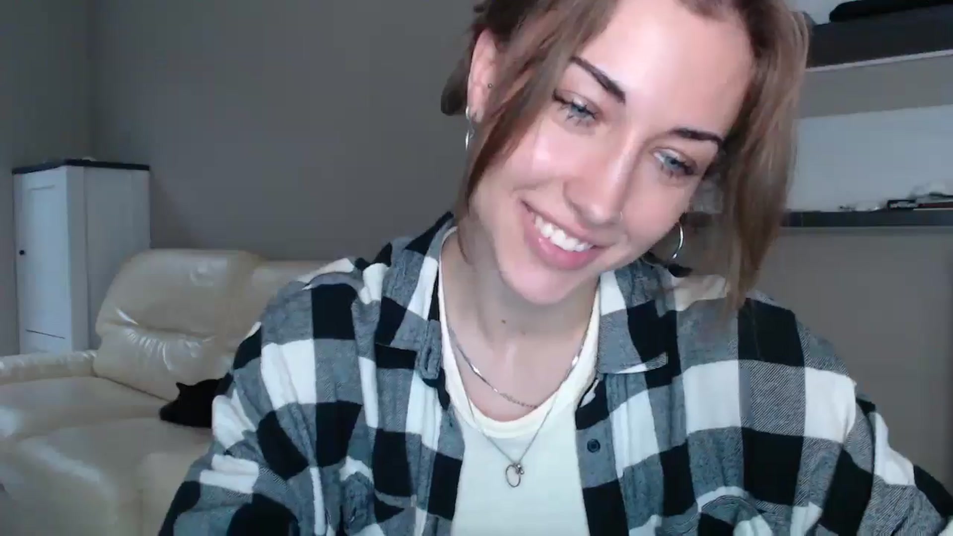 Gallery image thumbnail from GalaxyAnisia's myfreecams stream on, 08/25/2024, 15:51 image 15 of 20