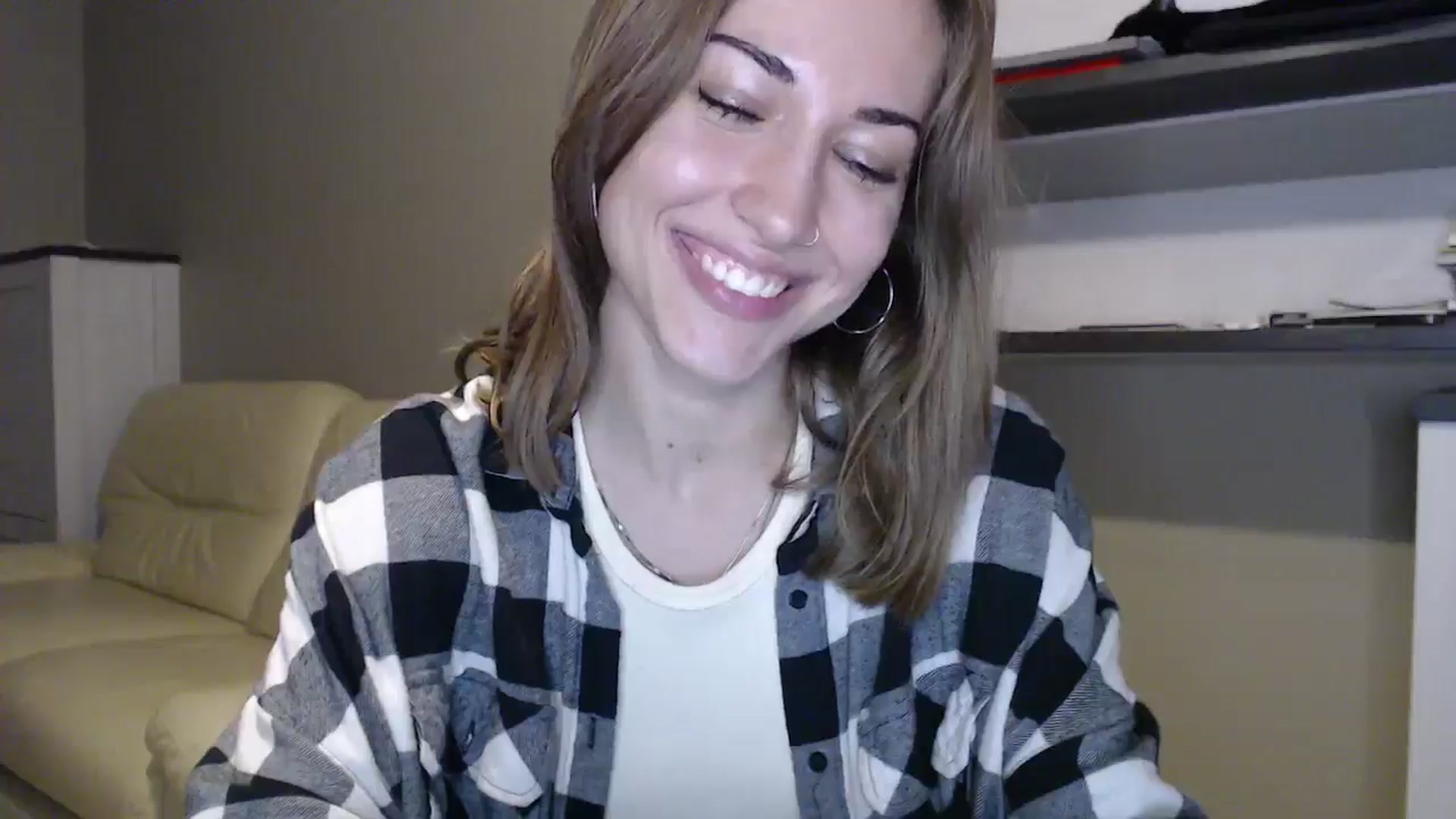 Gallery image thumbnail from GalaxyAnisia's myfreecams stream on, 08/25/2024, 20:48 image 3 of 20