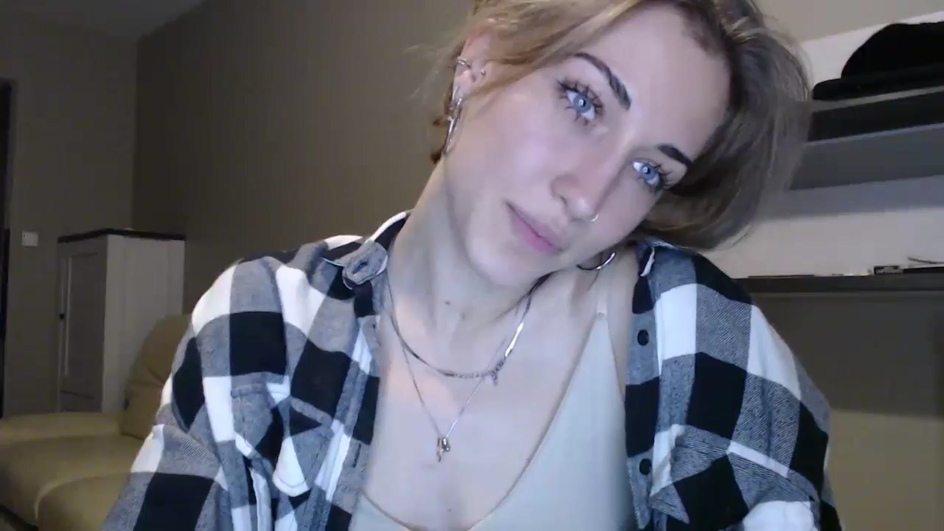 Gallery image thumbnail from GalaxyAnisia's myfreecams stream on, 08/26/2024, 18:49 image 1 of 20