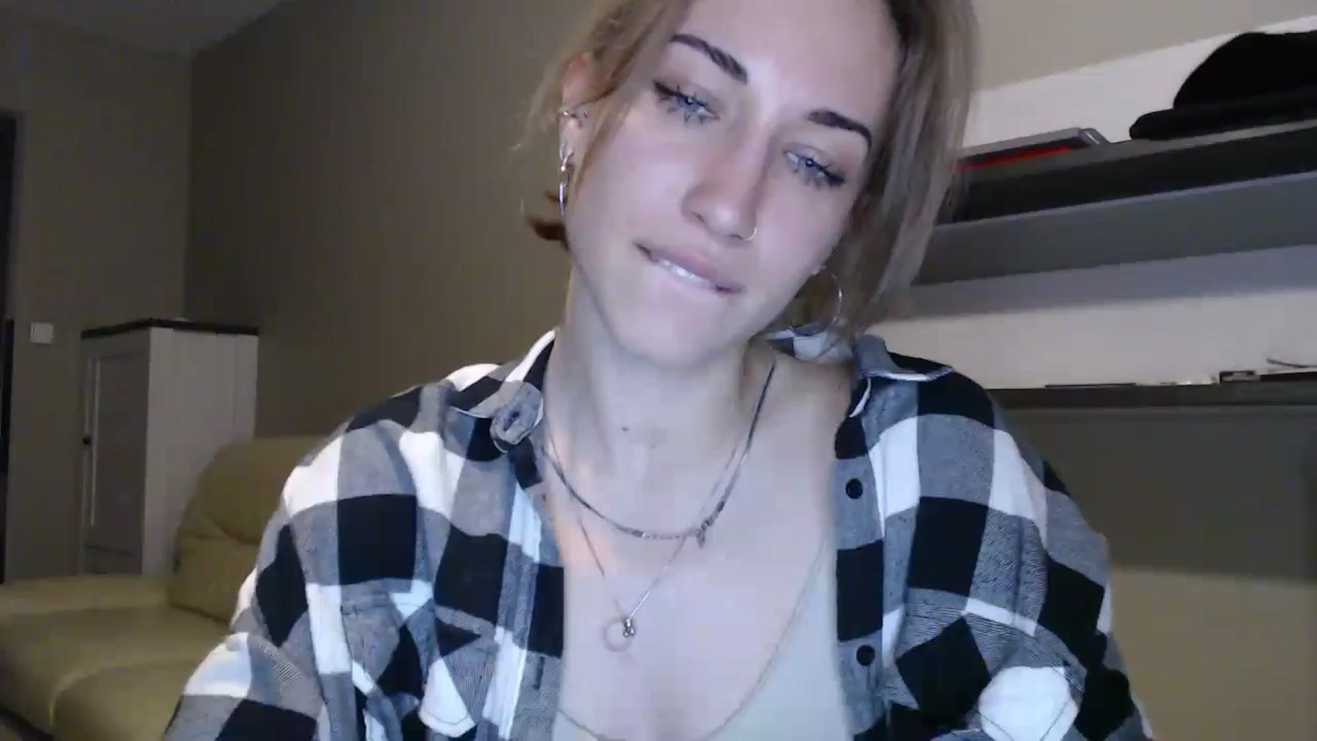 Gallery image thumbnail from GalaxyAnisia's myfreecams stream on, 08/26/2024, 18:49 image 7 of 20