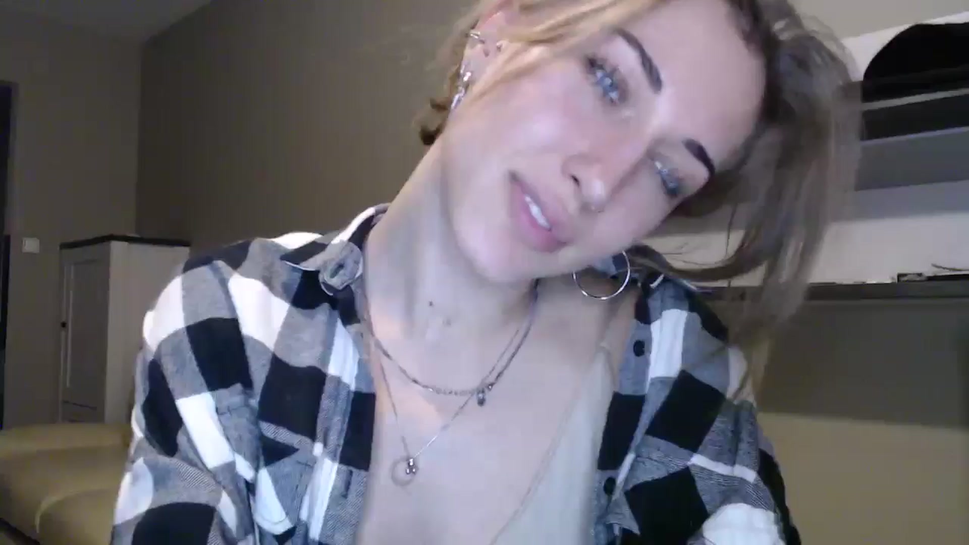Gallery image thumbnail from GalaxyAnisia's myfreecams stream on, 08/26/2024, 18:49 image 3 of 20