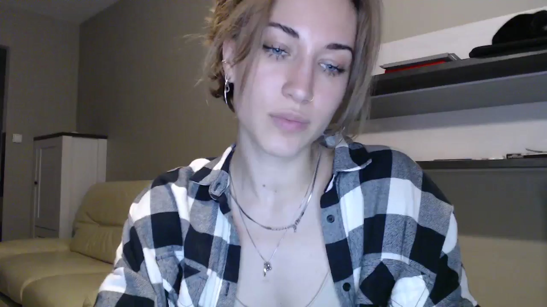 Gallery image thumbnail from GalaxyAnisia's myfreecams stream on, 08/26/2024, 18:49 image 17 of 20
