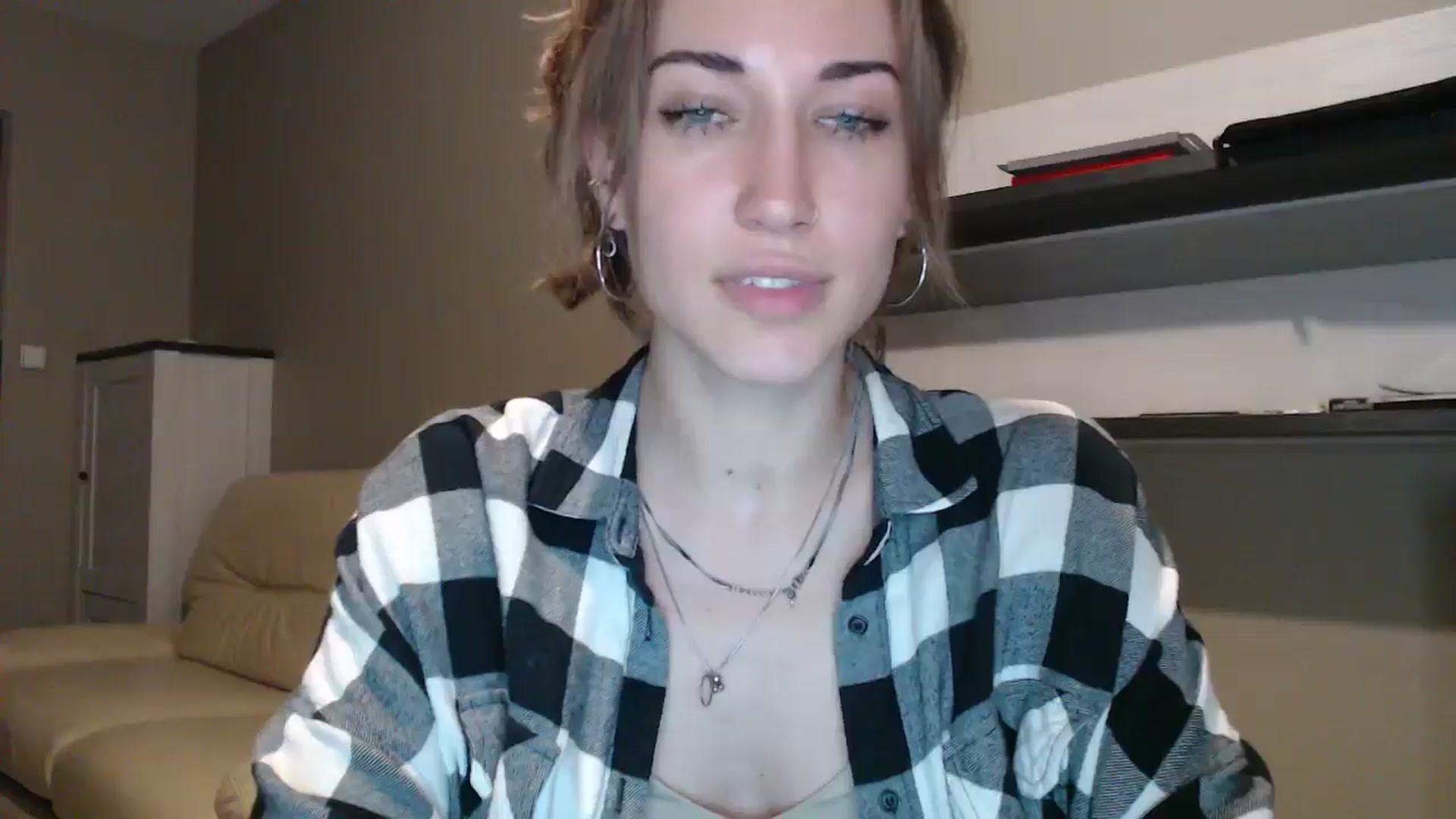 Gallery image thumbnail from GalaxyAnisia's myfreecams stream on, 08/26/2024, 19:41 image 20 of 20