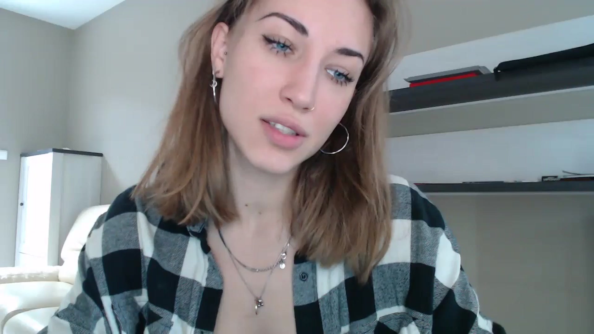 Gallery image thumbnail from GalaxyAnisia's myfreecams stream on, 08/27/2024, 11:40 image 4 of 20