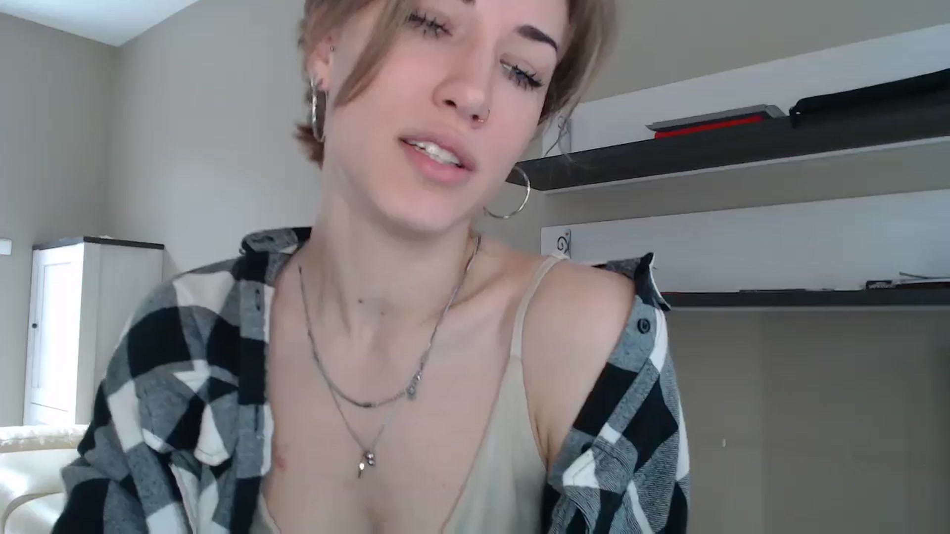 Gallery image thumbnail from GalaxyAnisia's myfreecams stream on, 08/27/2024, 11:40 image 12 of 20