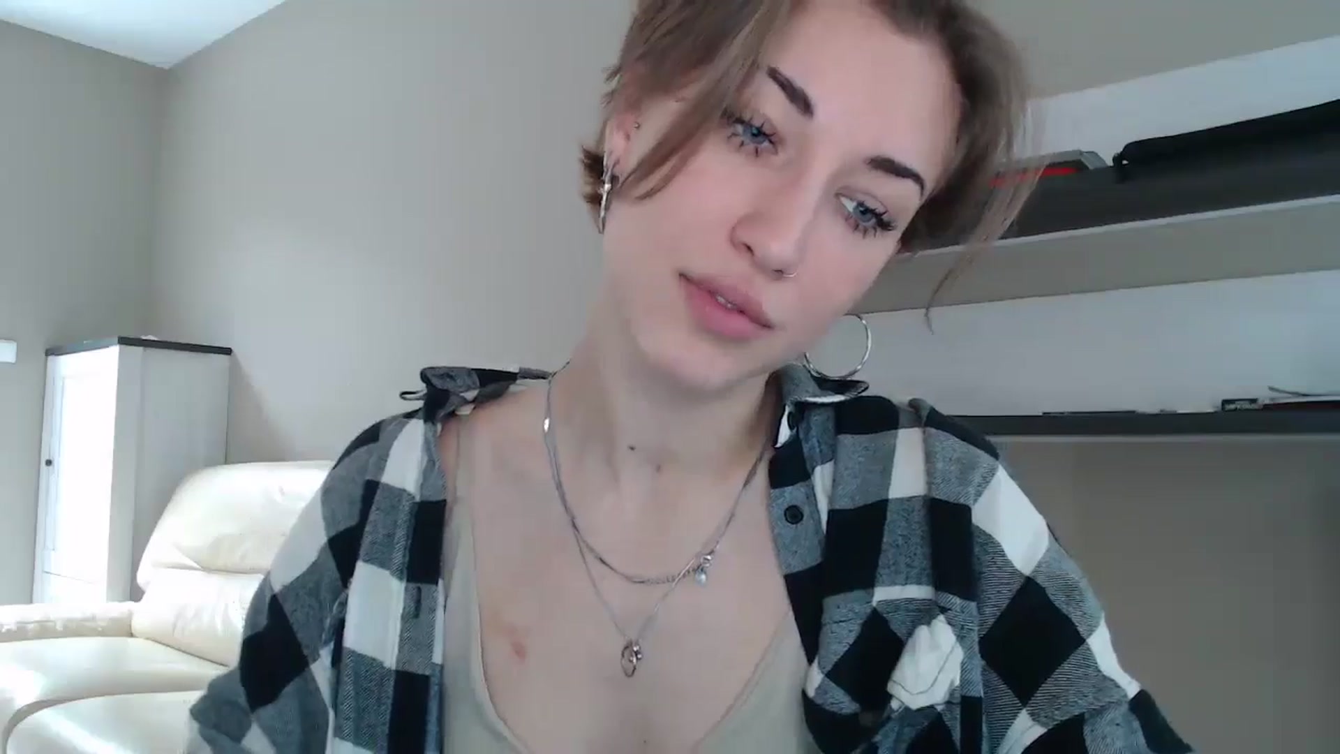 Gallery image thumbnail from GalaxyAnisia's myfreecams stream on, 08/27/2024, 11:40 image 6 of 20