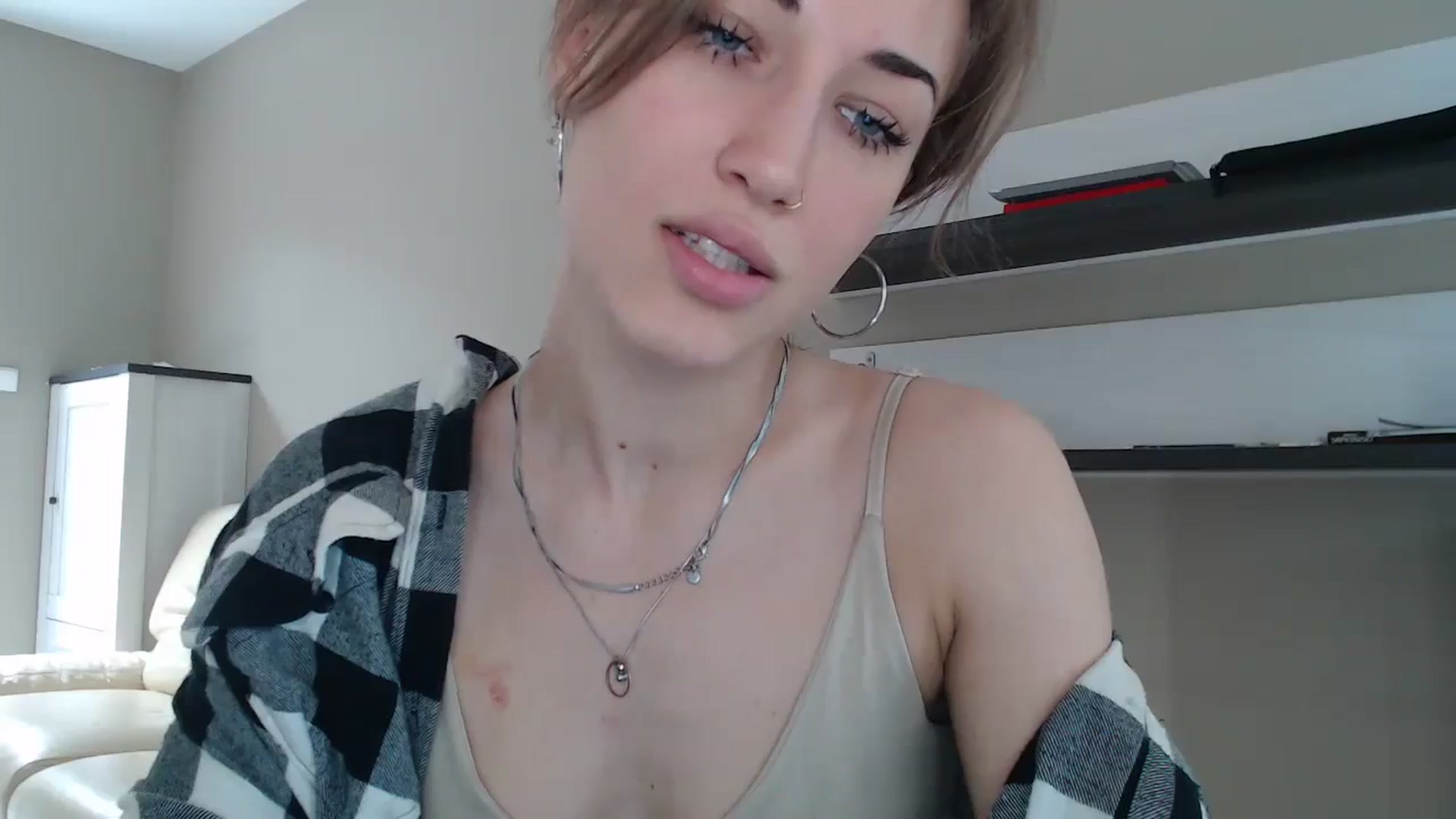 Gallery image thumbnail from GalaxyAnisia's myfreecams stream on, 08/27/2024, 11:40 image 17 of 20