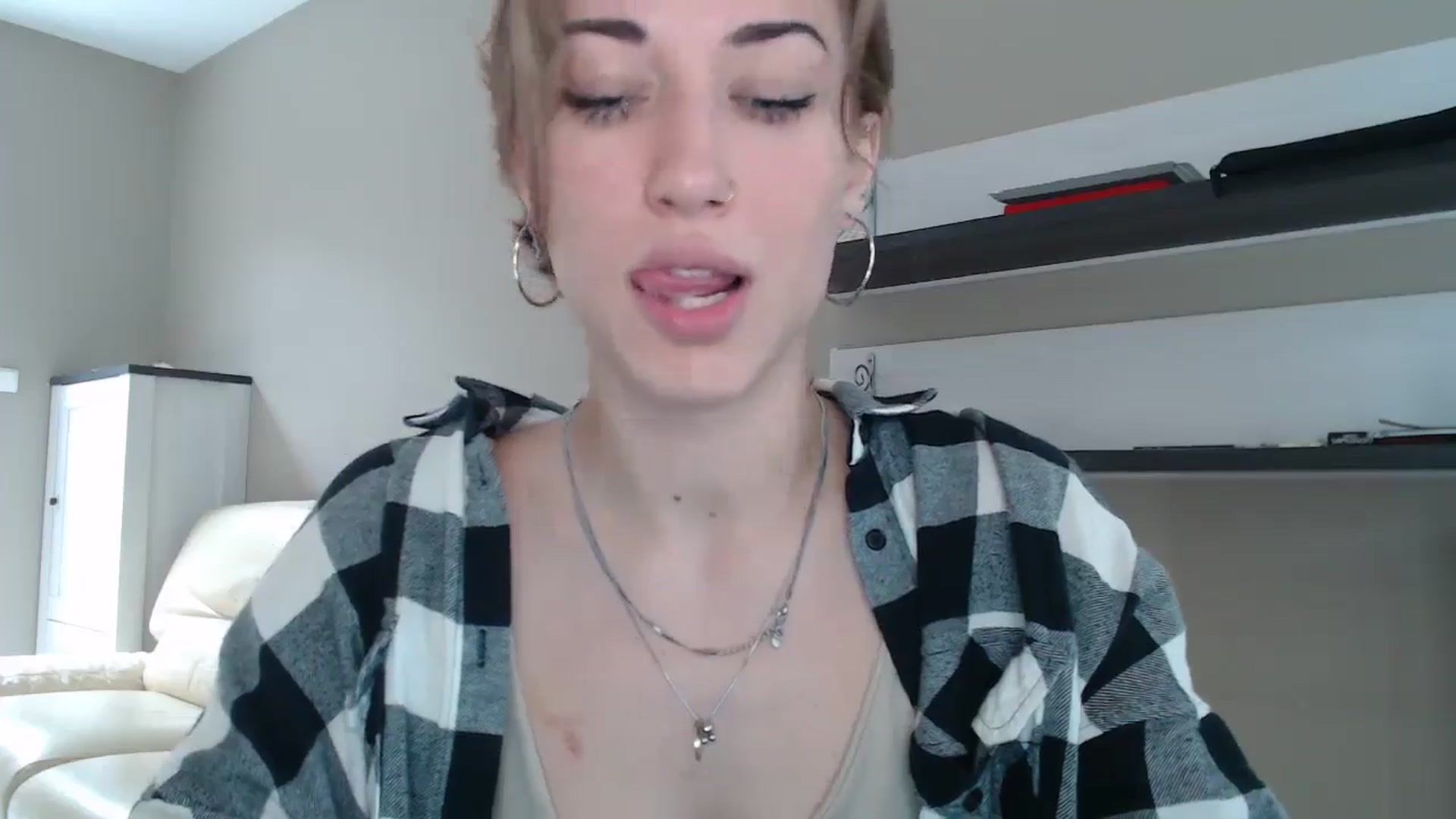 Gallery image thumbnail from GalaxyAnisia's myfreecams stream on, 08/27/2024, 11:40 image 5 of 20