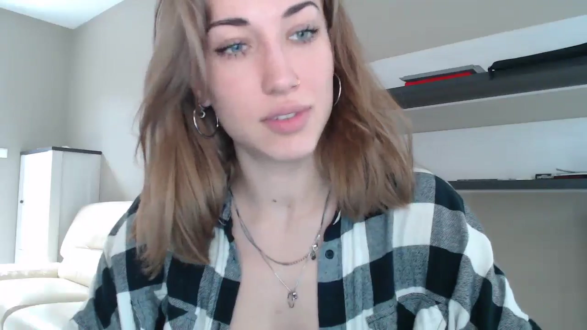 Gallery image thumbnail from GalaxyAnisia's myfreecams stream on, 08/27/2024, 11:40 image 3 of 20