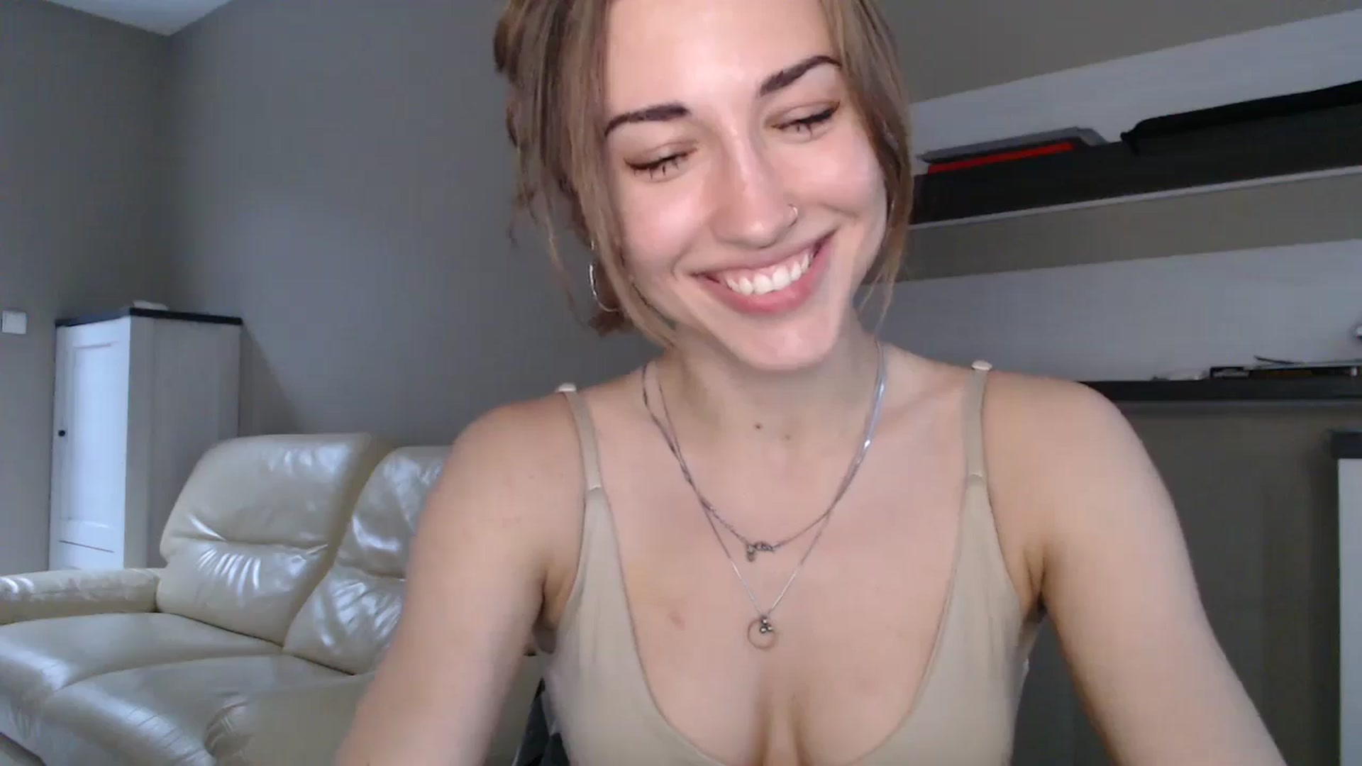 Gallery image thumbnail from GalaxyAnisia's myfreecams stream on, 08/29/2024, 15:20 image 15 of 20