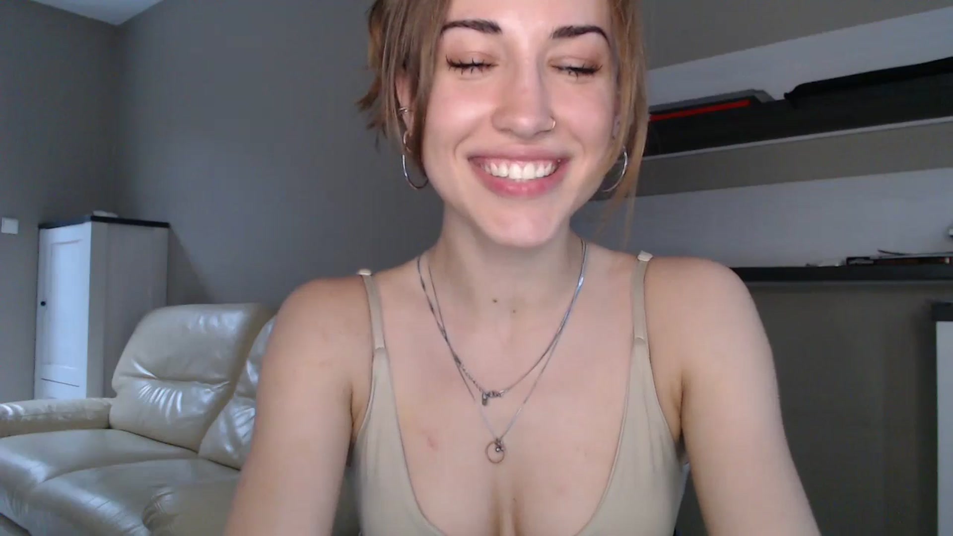 Gallery image thumbnail from GalaxyAnisia's myfreecams stream on, 08/29/2024, 15:20 image 18 of 20