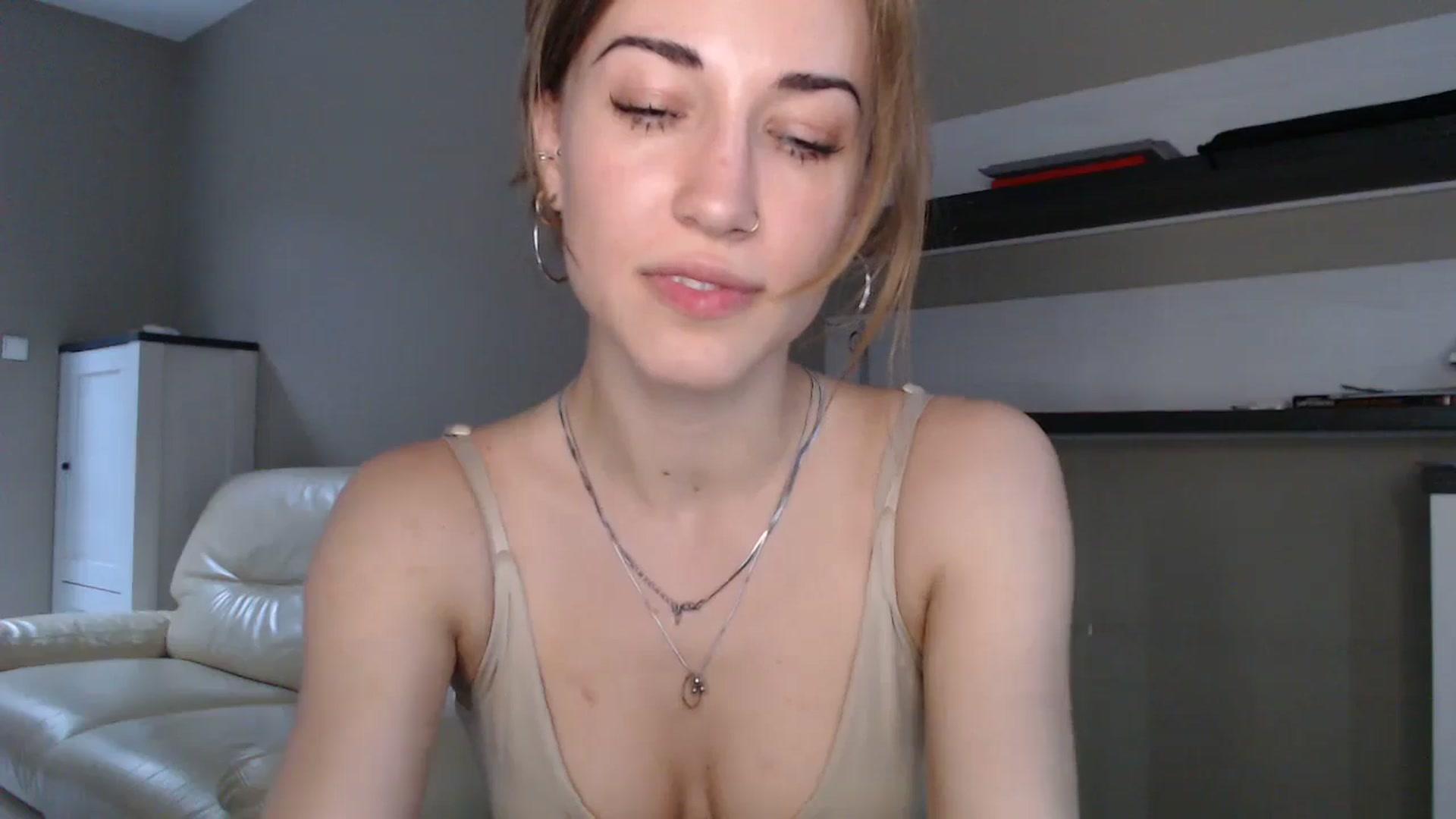 Gallery image thumbnail from GalaxyAnisia's myfreecams stream on, 08/29/2024, 15:50 image 7 of 20