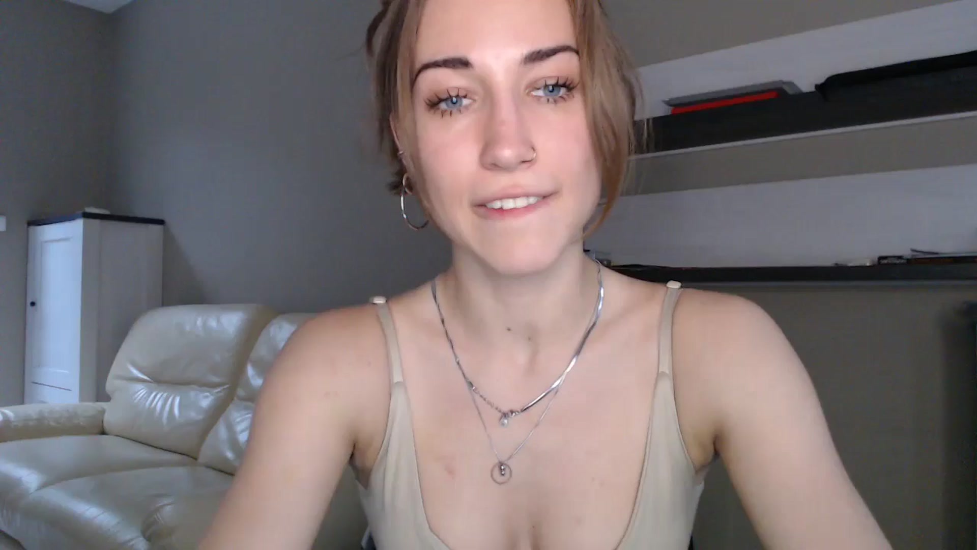 Gallery image thumbnail from GalaxyAnisia's myfreecams stream on, 08/29/2024, 16:47 image 1 of 20