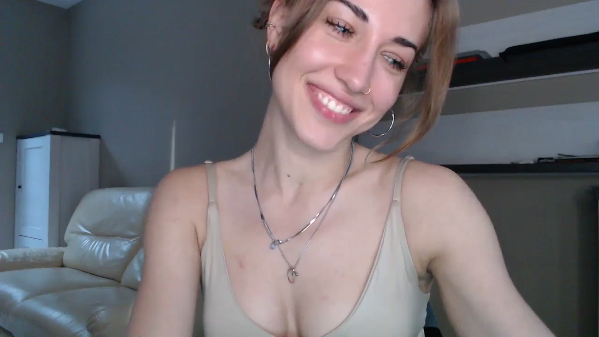 Gallery image thumbnail from GalaxyAnisia's myfreecams stream on, 08/29/2024, 16:47 image 12 of 20