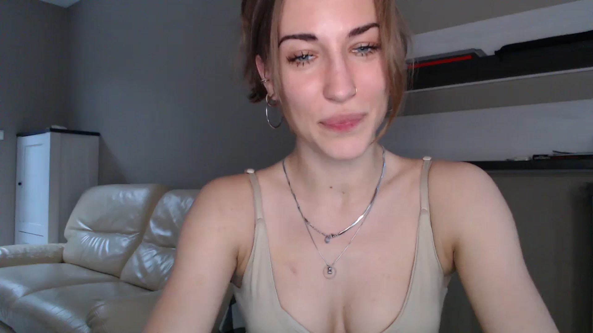 Gallery image thumbnail from GalaxyAnisia's myfreecams stream on, 08/29/2024, 16:47 image 2 of 20