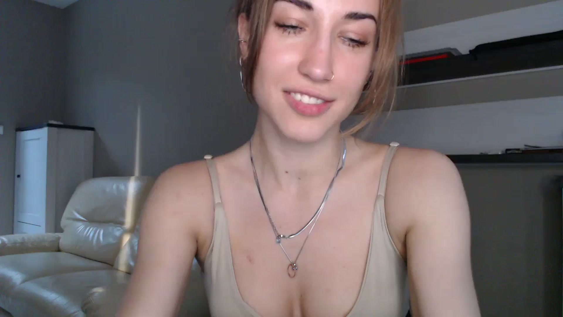 Gallery image thumbnail from GalaxyAnisia's myfreecams stream on, 08/29/2024, 16:47 image 18 of 20