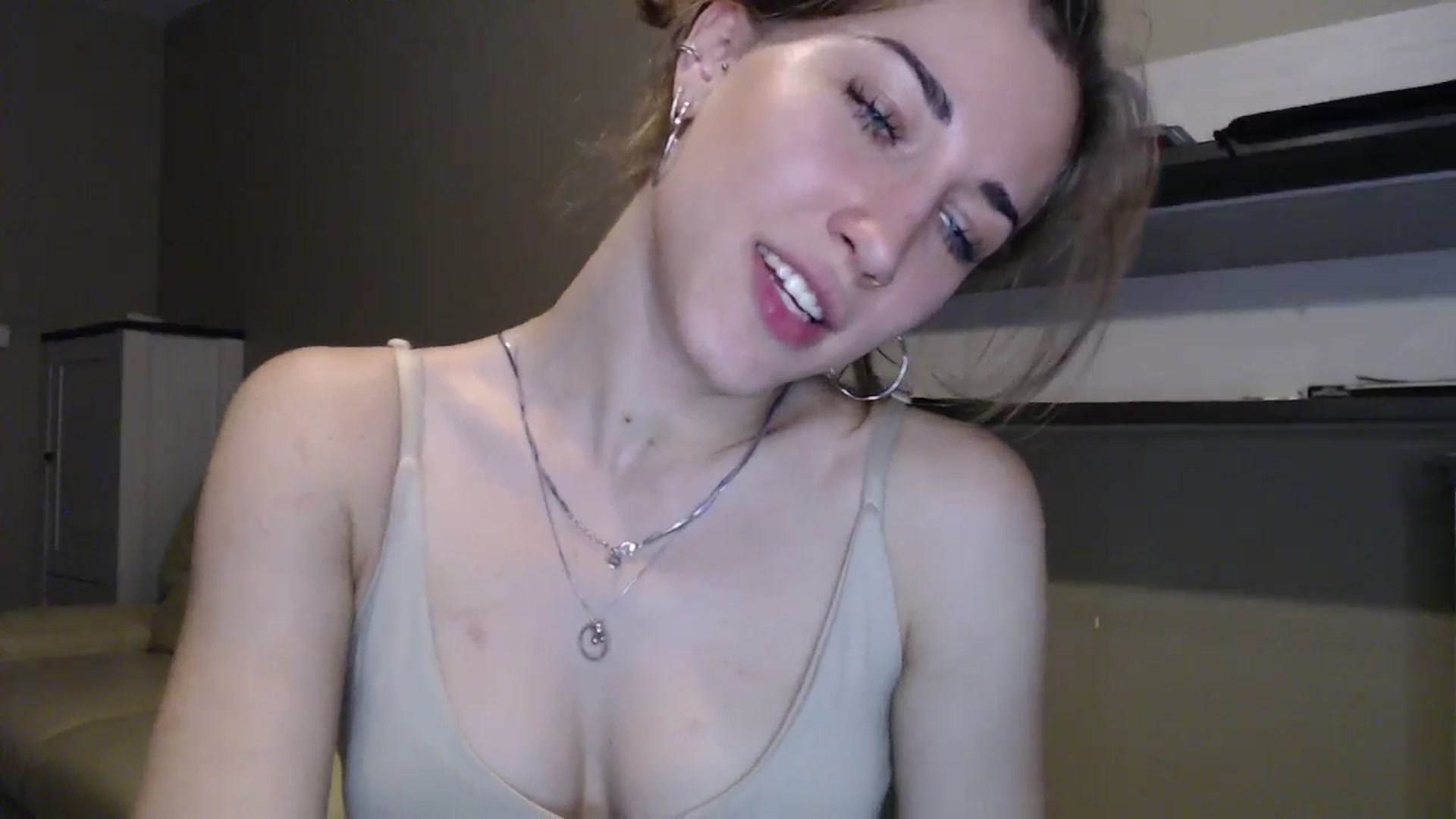 Gallery image thumbnail from GalaxyAnisia's myfreecams stream on, 08/29/2024, 18:23 image 18 of 20