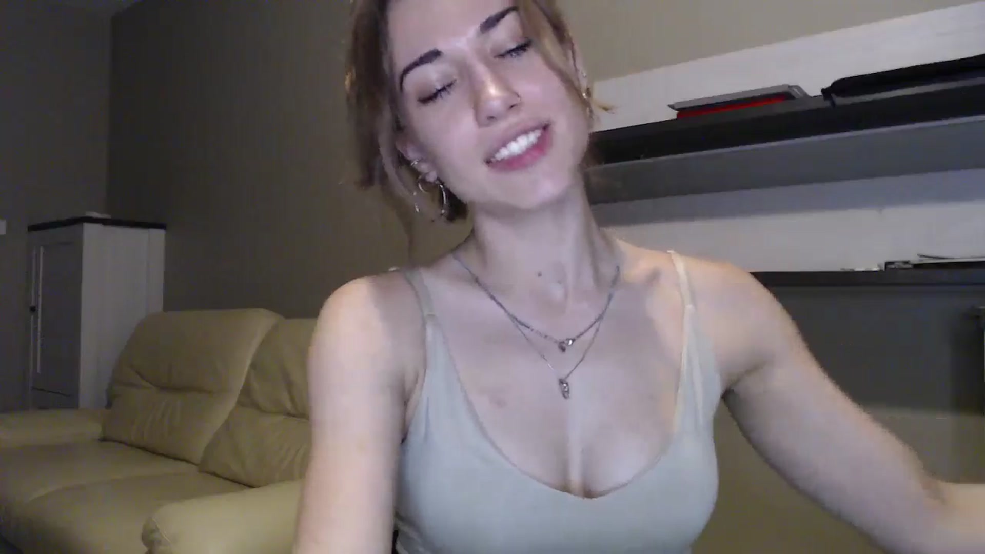 Gallery image thumbnail from GalaxyAnisia's myfreecams stream on, 08/29/2024, 18:23 image 13 of 20