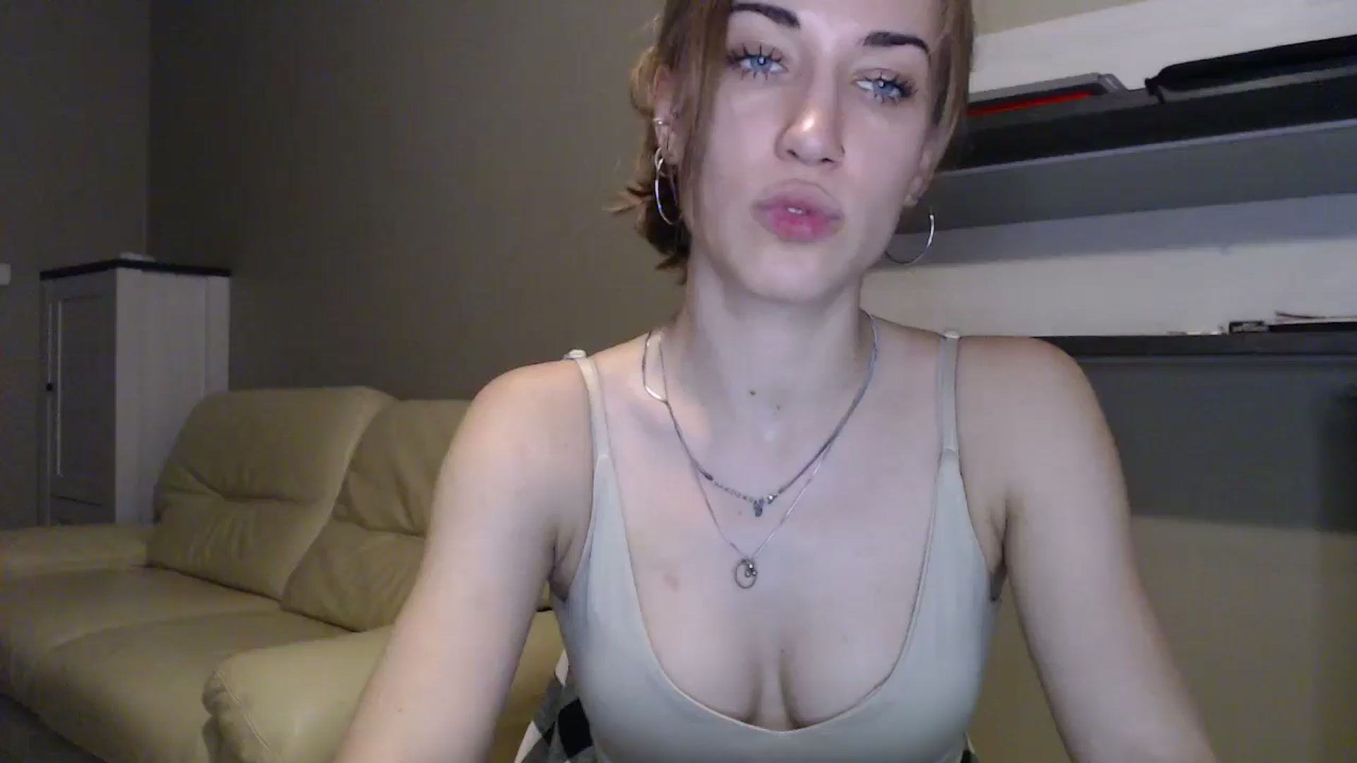 Gallery image thumbnail from GalaxyAnisia's myfreecams stream on, 08/29/2024, 19:18 image 2 of 20