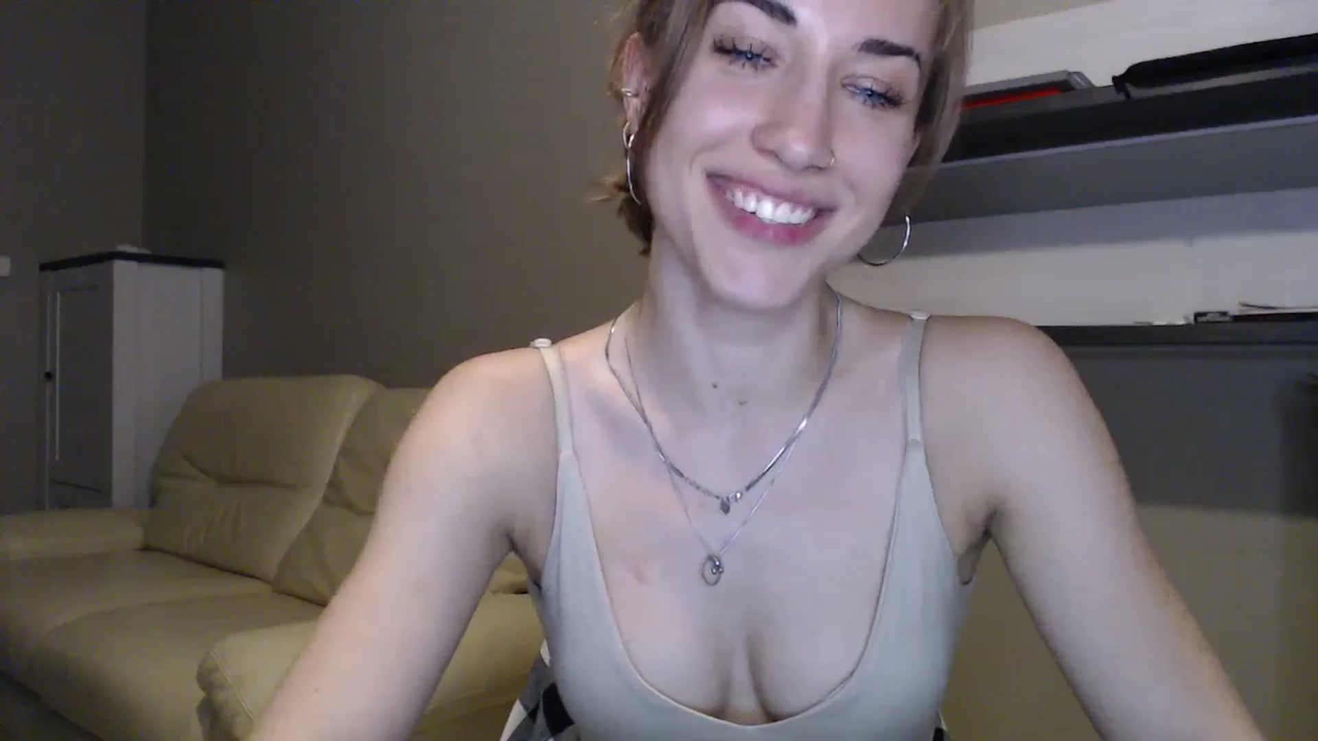Gallery image thumbnail from GalaxyAnisia's myfreecams stream on, 08/29/2024, 19:18 image 3 of 20