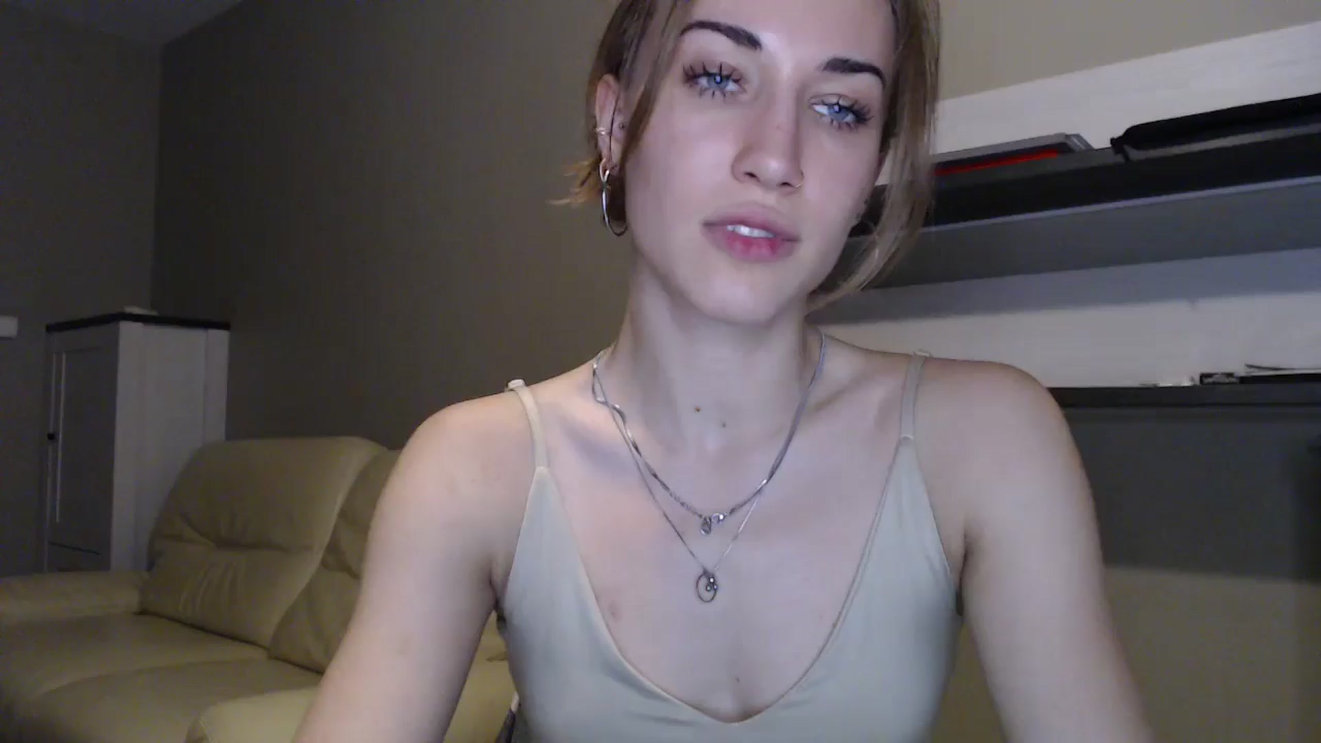 Gallery image thumbnail from GalaxyAnisia's myfreecams stream on, 08/29/2024, 19:36 image 5 of 20
