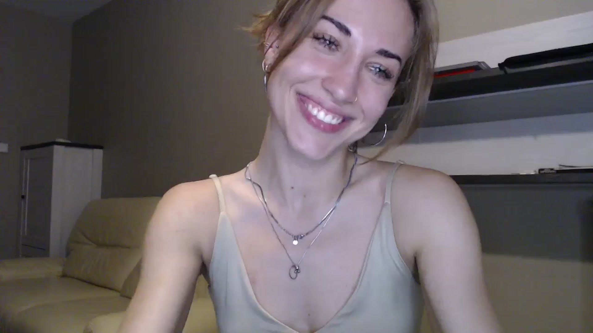 Gallery image thumbnail from GalaxyAnisia's myfreecams stream on, 08/29/2024, 19:36 image 15 of 20