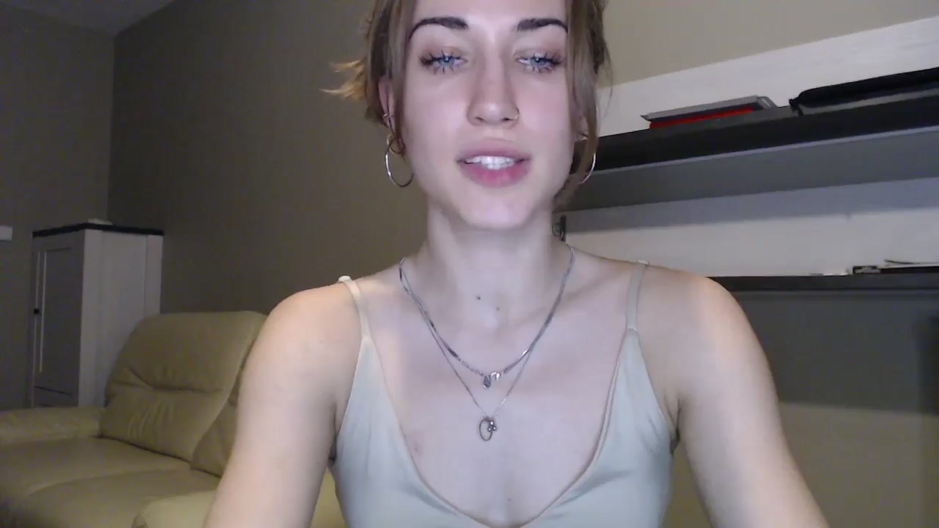 Gallery image thumbnail from GalaxyAnisia's myfreecams stream on, 08/29/2024, 19:36 image 9 of 20