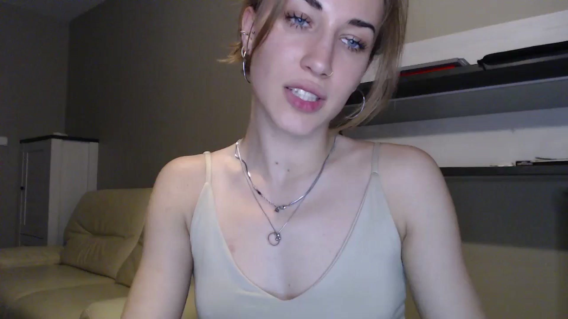 Gallery image thumbnail from GalaxyAnisia's myfreecams stream on, 08/29/2024, 19:36 image 6 of 20