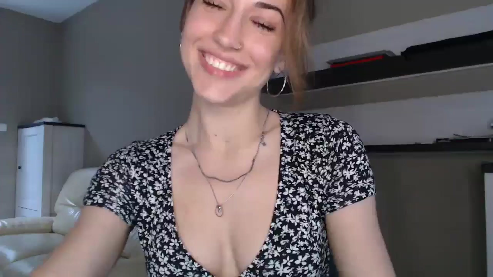 Gallery image thumbnail from GalaxyAnisia's myfreecams stream on, 08/30/2024, 15:30 image 18 of 20