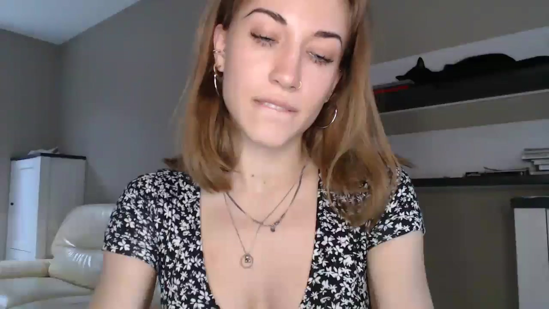 Gallery image thumbnail from GalaxyAnisia's myfreecams stream on, 08/30/2024, 16:29 image 5 of 20