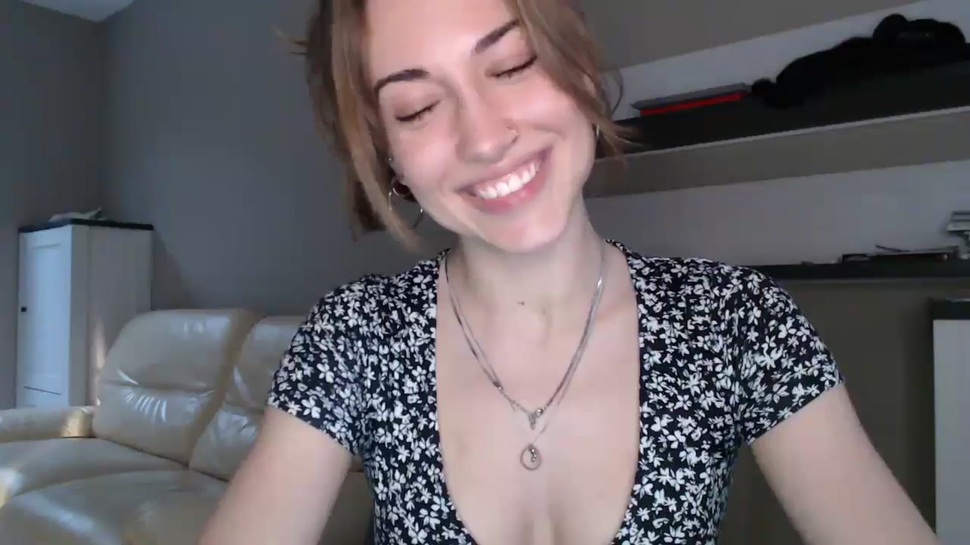 Gallery image thumbnail from GalaxyAnisia's myfreecams stream on, 08/30/2024, 17:02 image 13 of 20