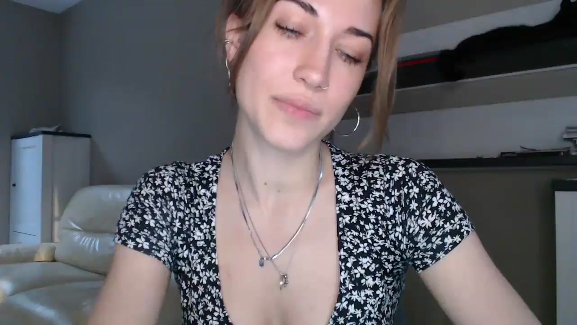 Gallery image thumbnail from GalaxyAnisia's myfreecams stream on, 08/30/2024, 17:02 image 15 of 20