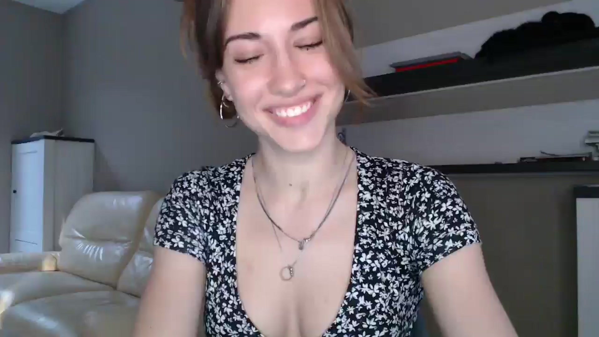 Gallery image thumbnail from GalaxyAnisia's myfreecams stream on, 08/30/2024, 17:02 image 10 of 20