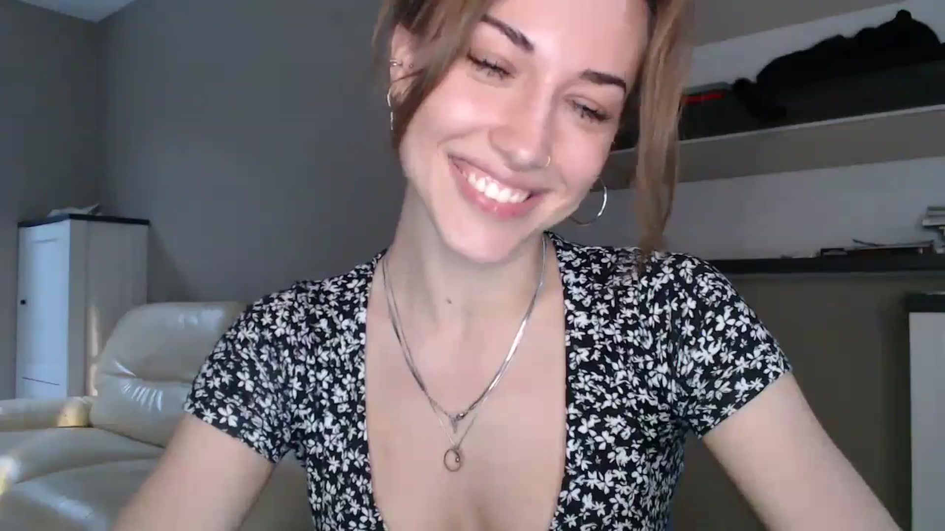 Gallery image thumbnail from GalaxyAnisia's myfreecams stream on, 08/30/2024, 17:02 image 14 of 20