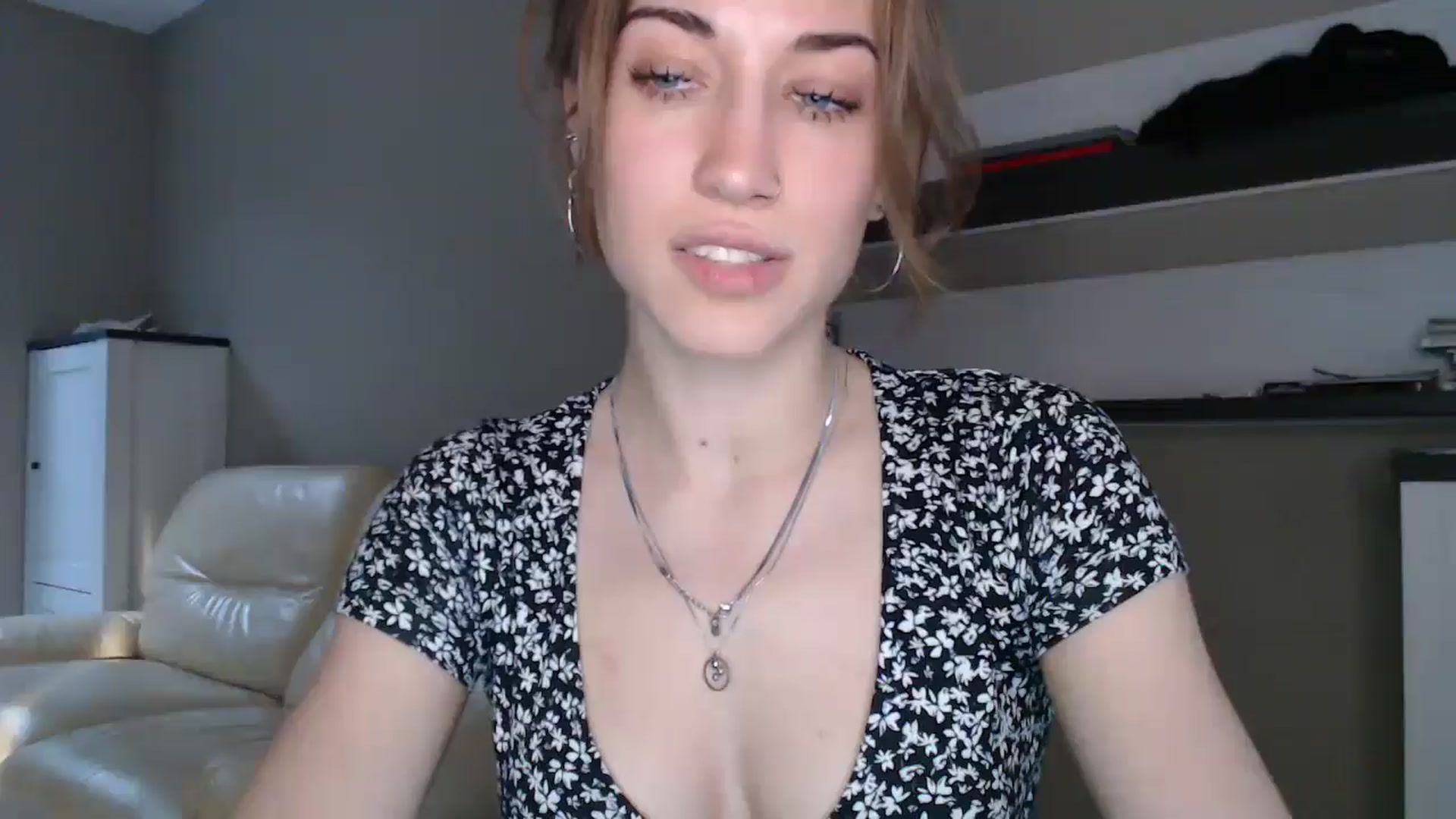 Gallery image thumbnail from GalaxyAnisia's myfreecams stream on, 08/30/2024, 17:02 image 12 of 20