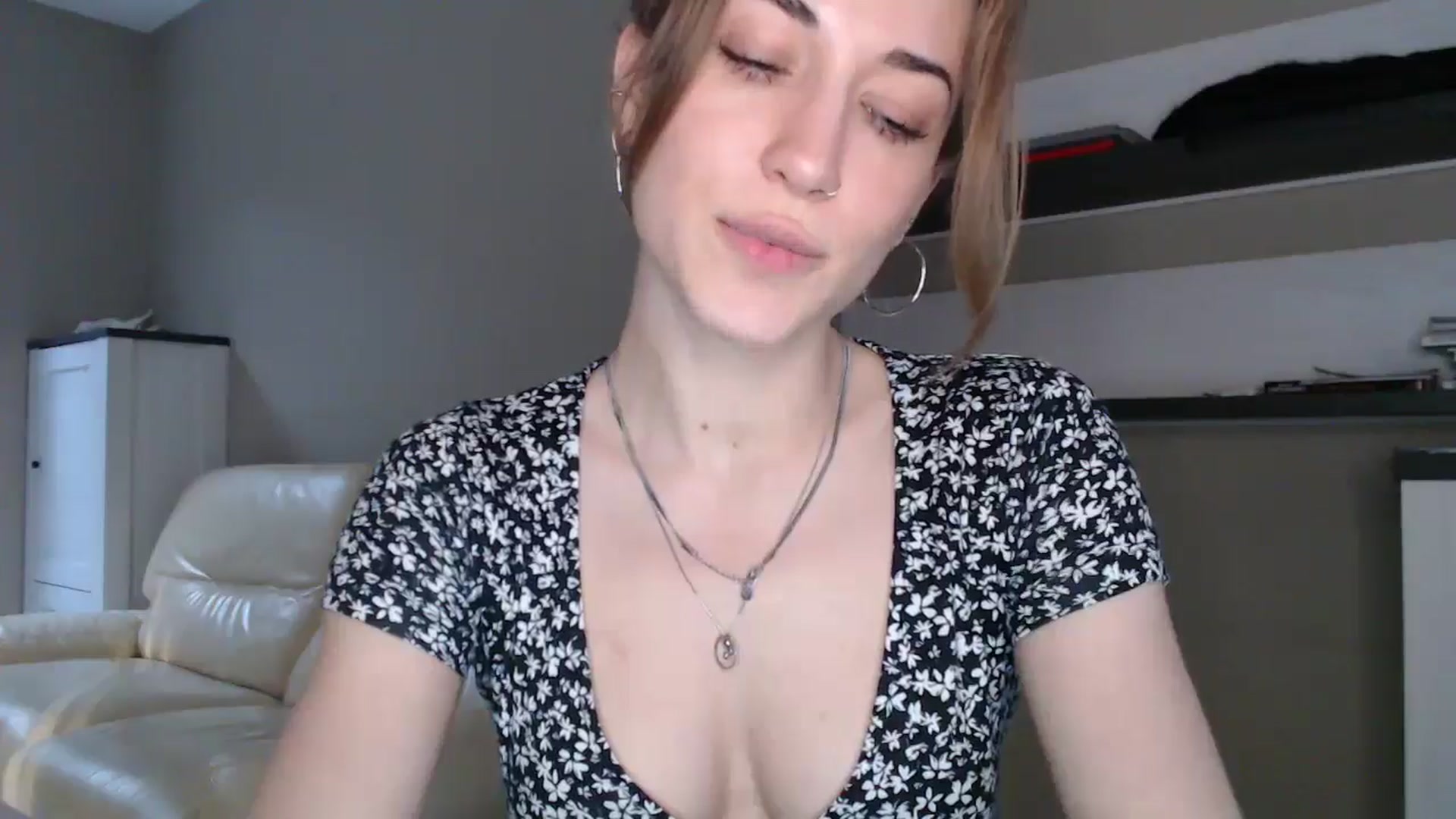 Gallery image thumbnail from GalaxyAnisia's myfreecams stream on, 08/30/2024, 17:02 image 6 of 20