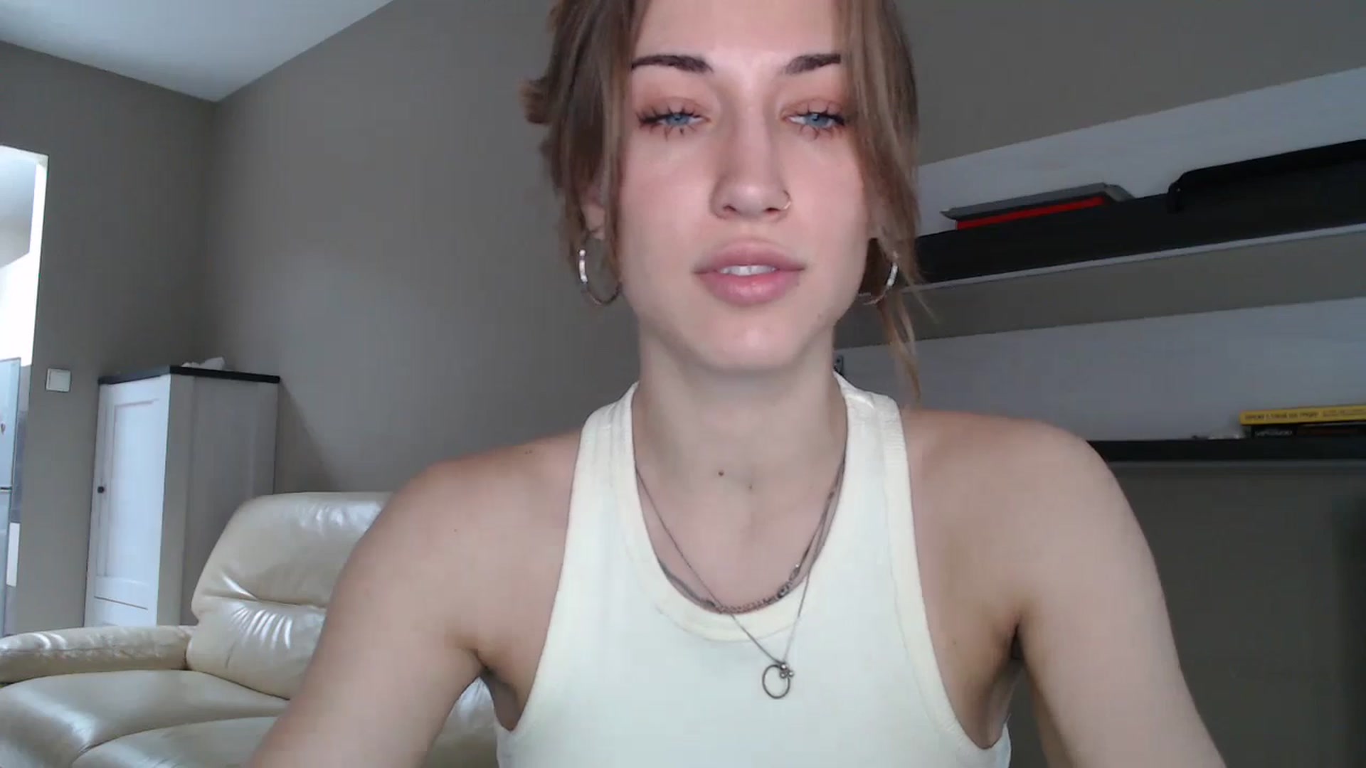 Gallery image thumbnail from GalaxyAnisia's myfreecams stream on, 08/31/2024, 13:44 image 3 of 20