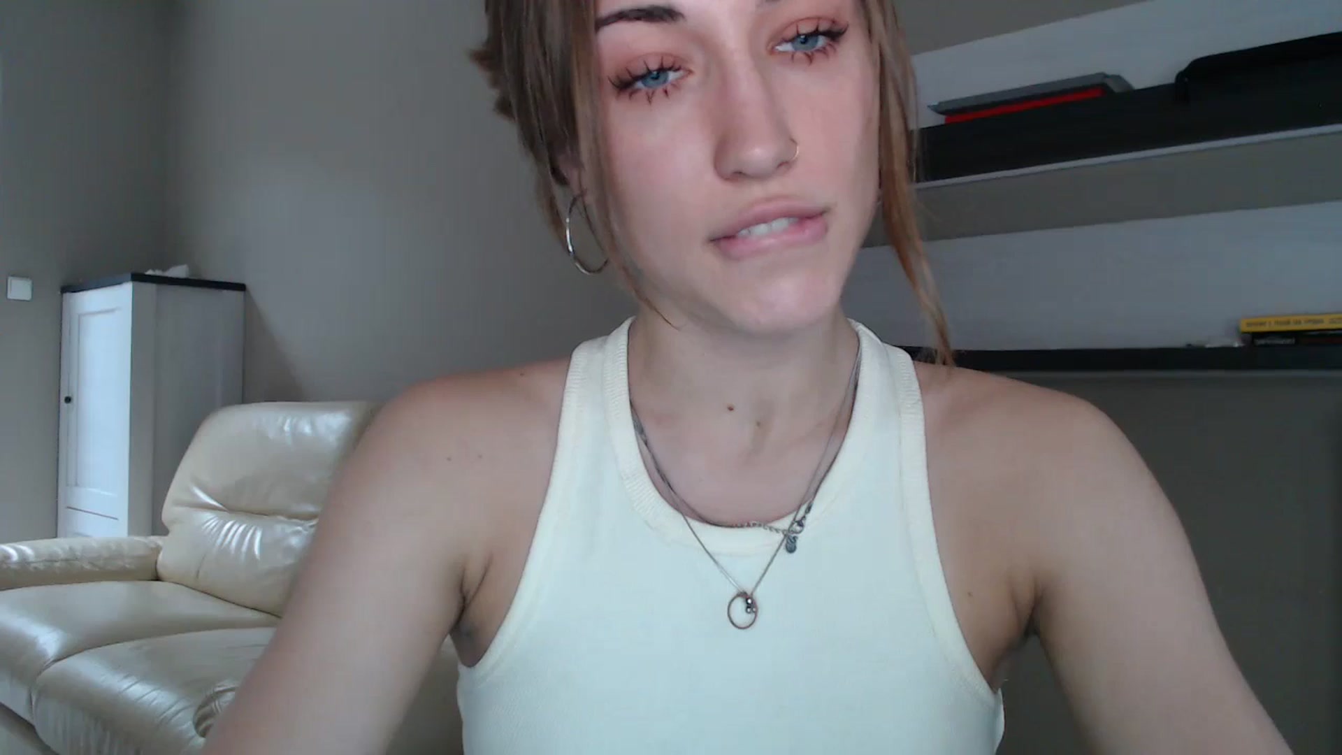 Gallery image thumbnail from GalaxyAnisia's myfreecams stream on, 08/31/2024, 13:44 image 16 of 20