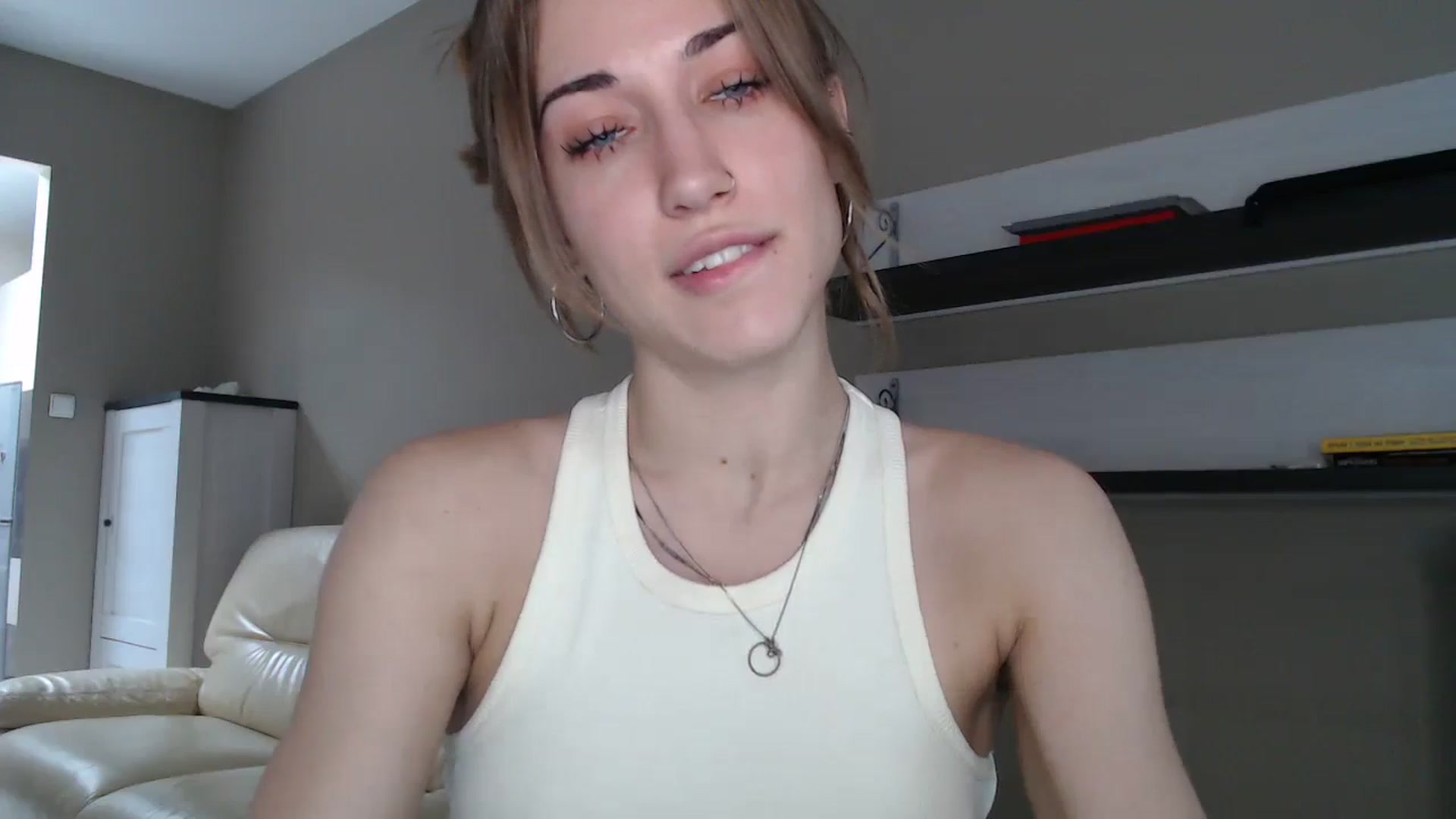 Gallery image thumbnail from GalaxyAnisia's myfreecams stream on, 08/31/2024, 13:44 image 6 of 20