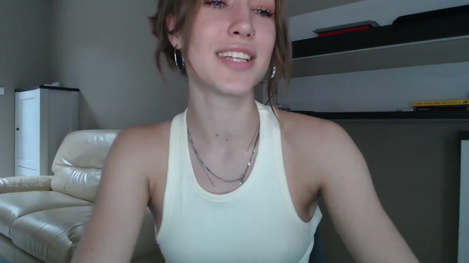 Gallery image thumbnail from GalaxyAnisia's myfreecams stream on, 08/31/2024, 14:18 image 17 of 20