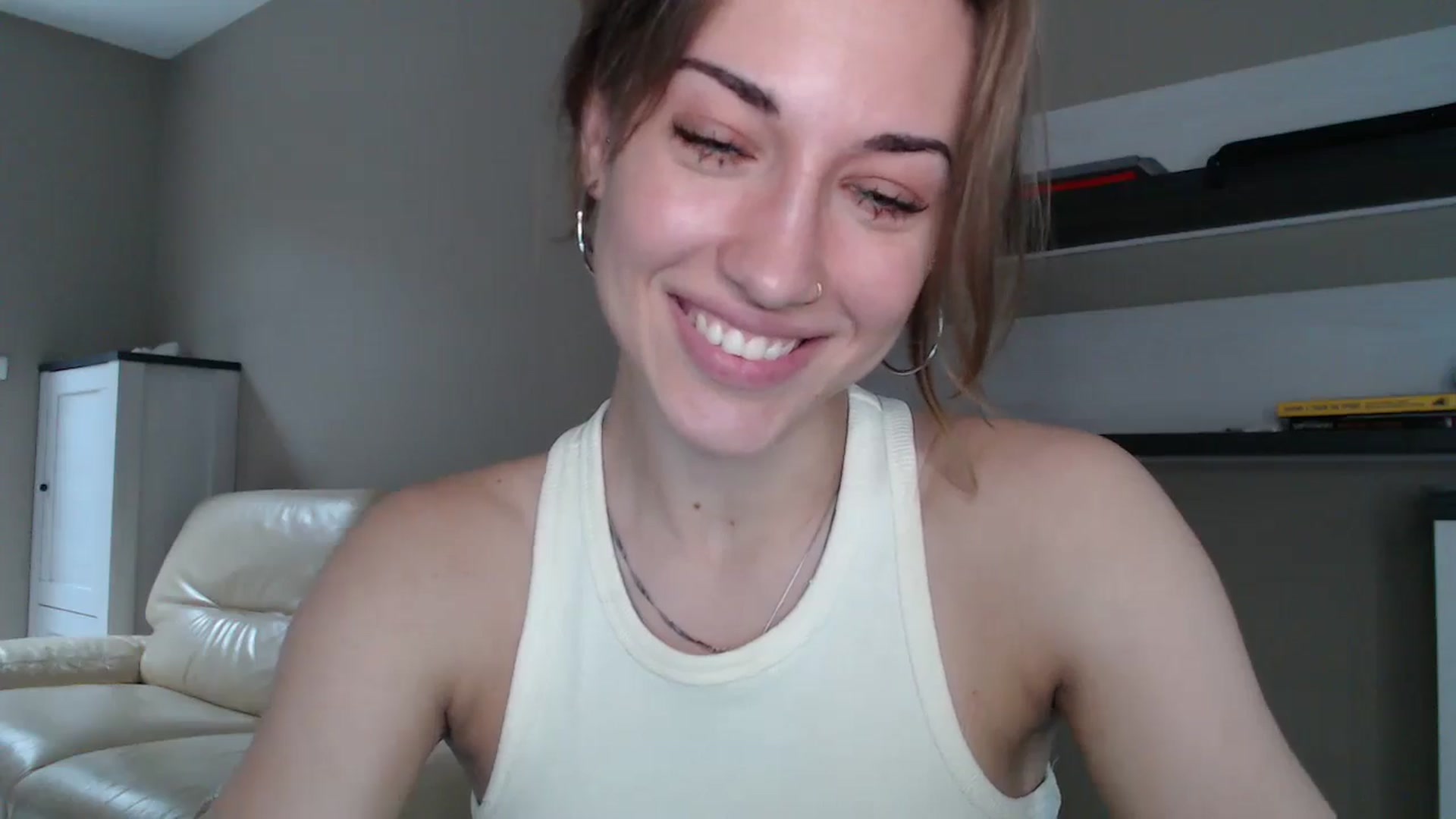 Gallery image thumbnail from GalaxyAnisia's myfreecams stream on, 08/31/2024, 14:18 image 14 of 20