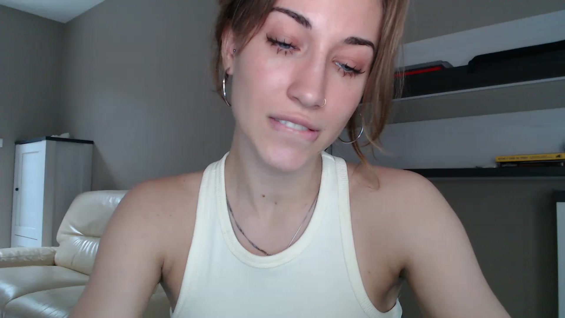 Gallery image thumbnail from GalaxyAnisia's myfreecams stream on, 08/31/2024, 14:18 image 13 of 20
