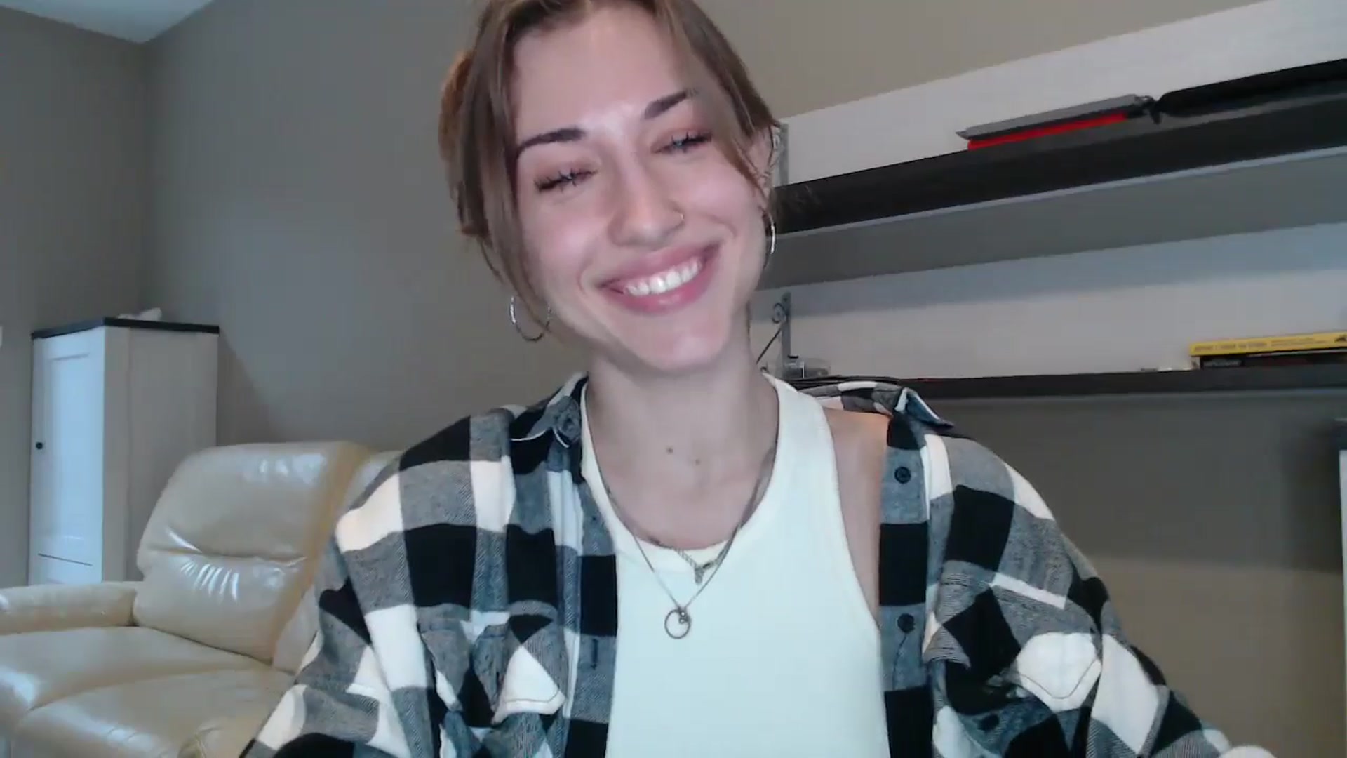 Gallery image thumbnail from GalaxyAnisia's myfreecams stream on, 08/31/2024, 16:19 image 4 of 20